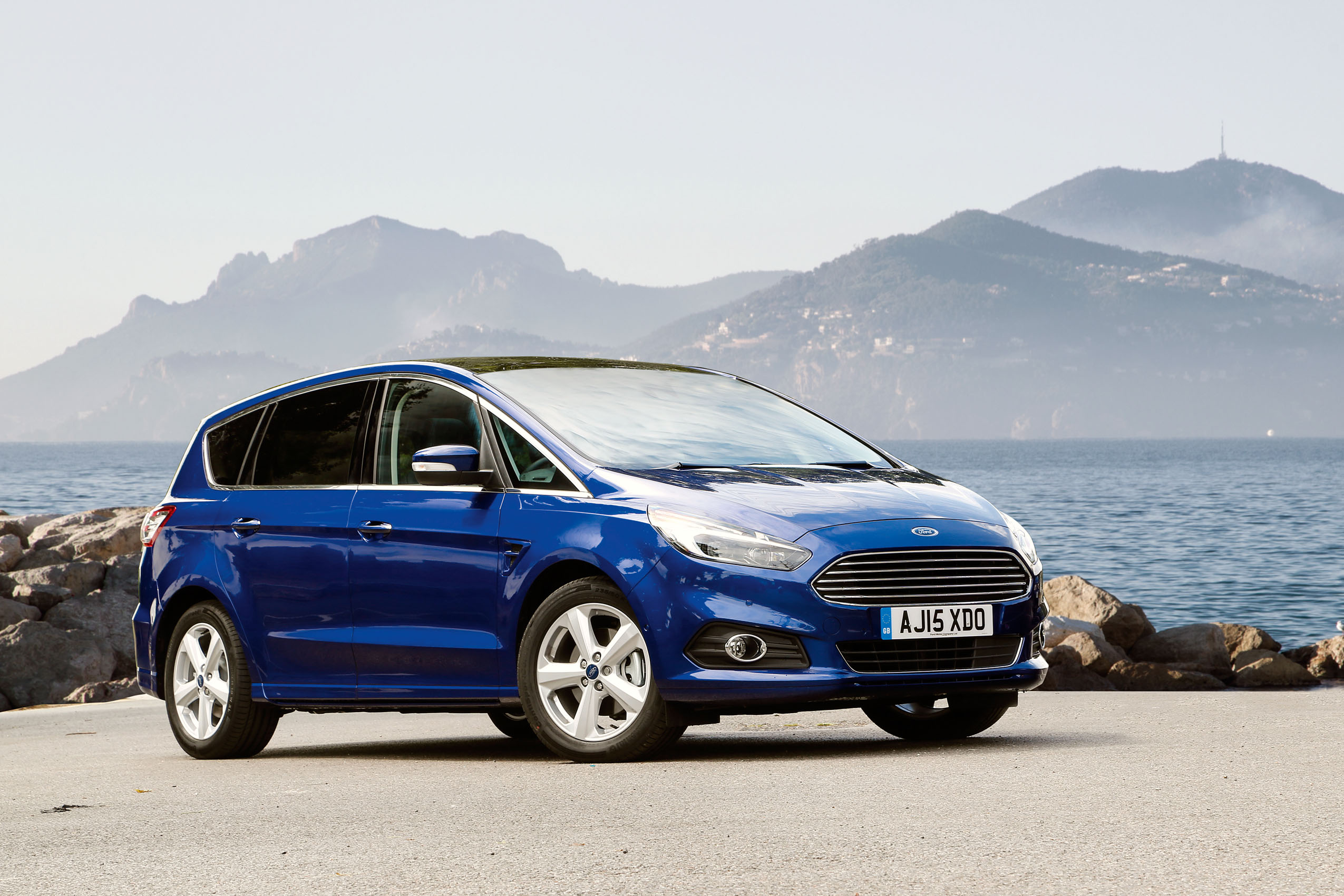 4 star Ford S-Max