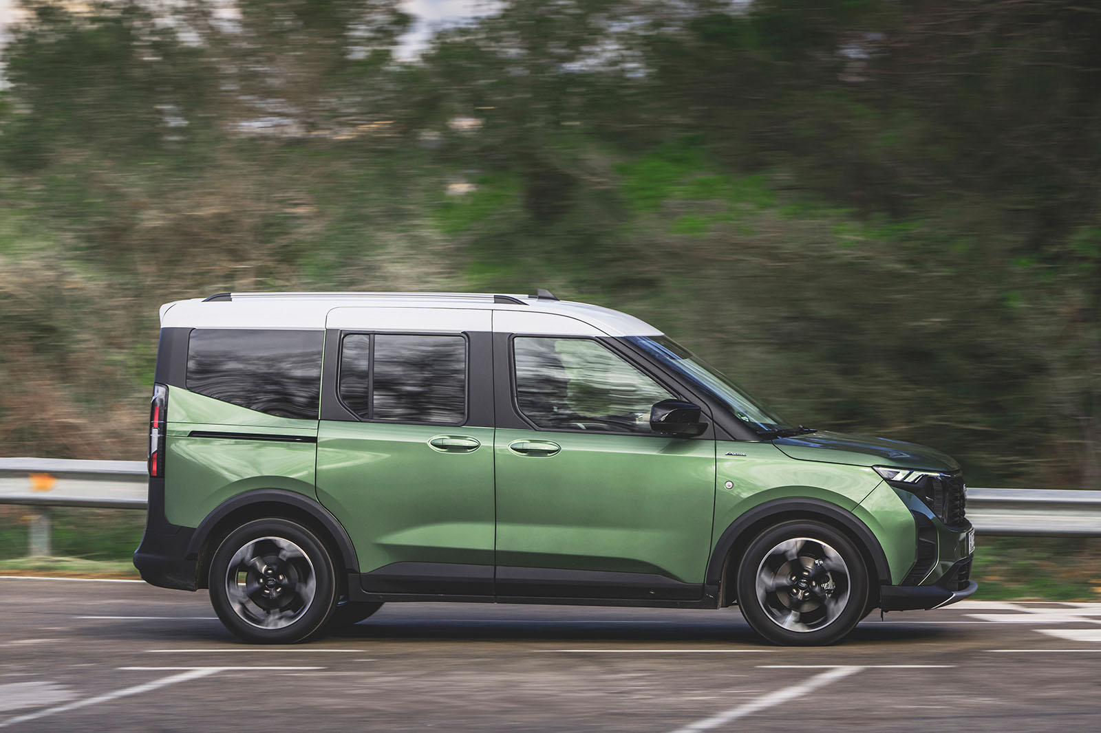 Ford Tourneo Courier Review 2024, Price & Specs Autocar