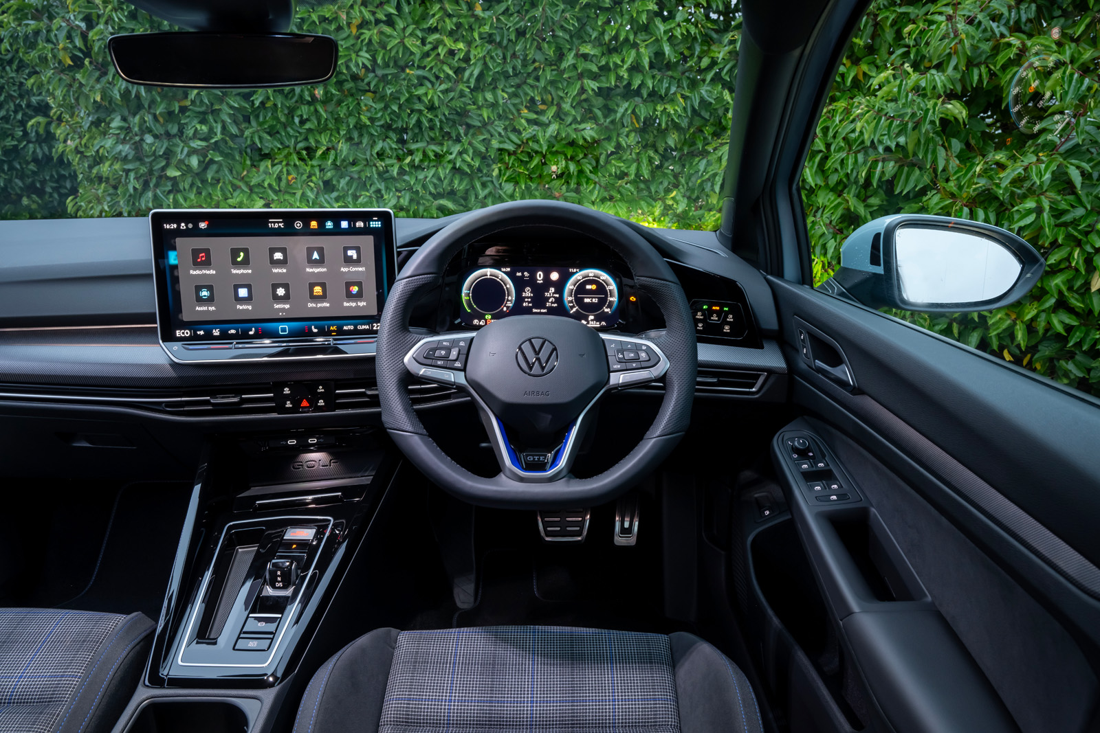 Golf GTE : essai de la face avant de l'habitacle Golf GTE essai avant intérieur