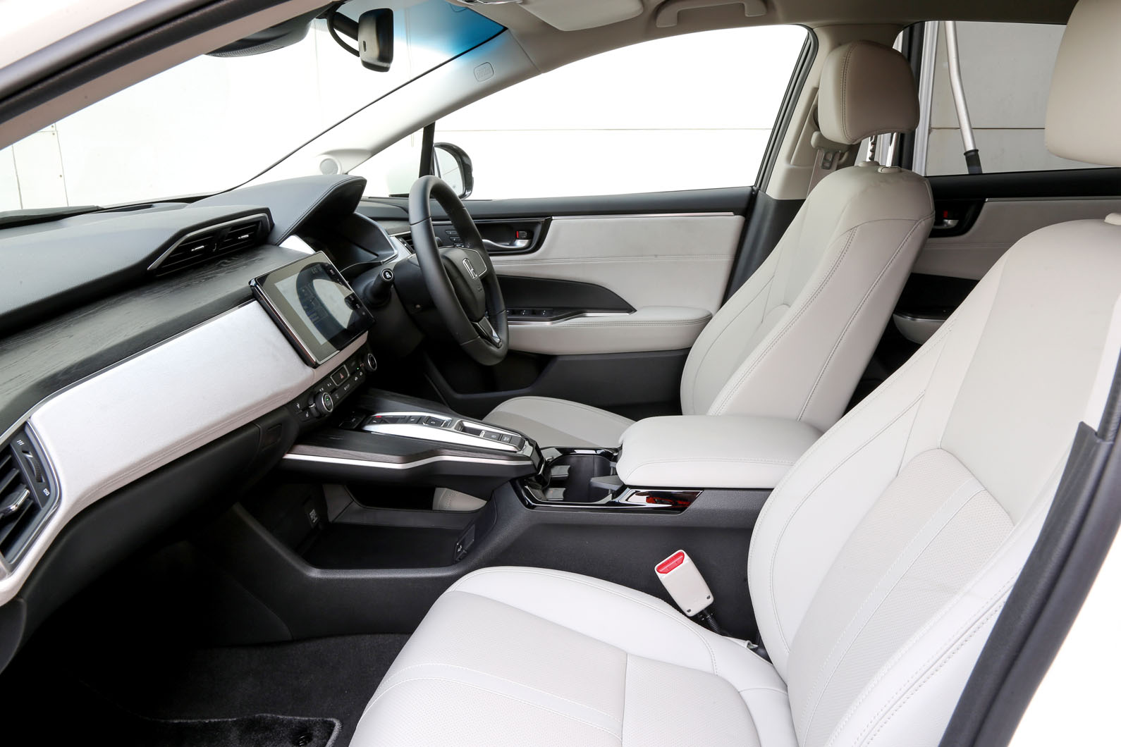 Honda Clarity FCV interior