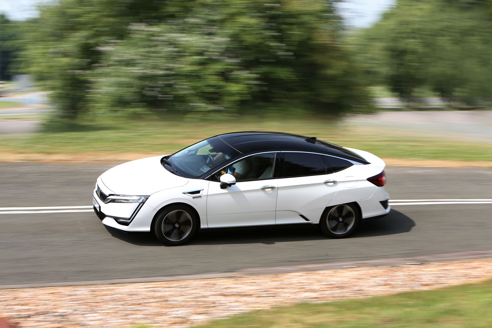 Honda Clarity FCV side profile