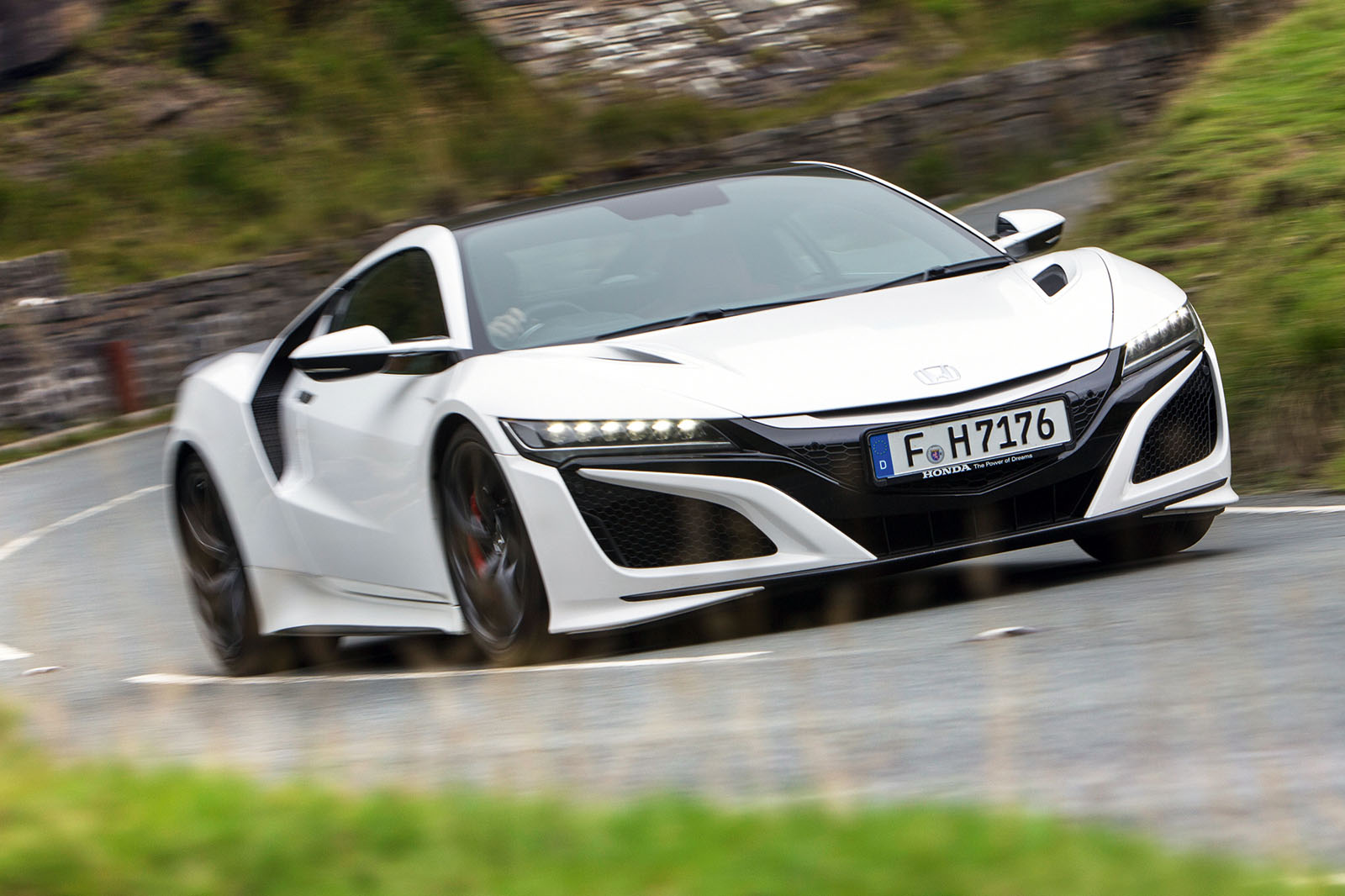 Honda NSX cornering