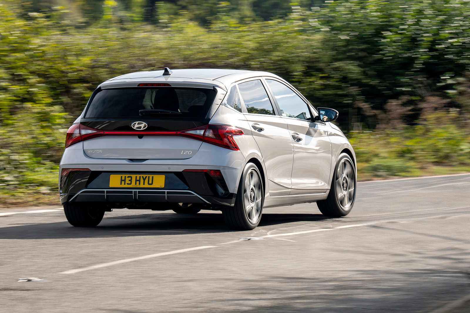 hyundai i20 review 2023 02 cornering rear