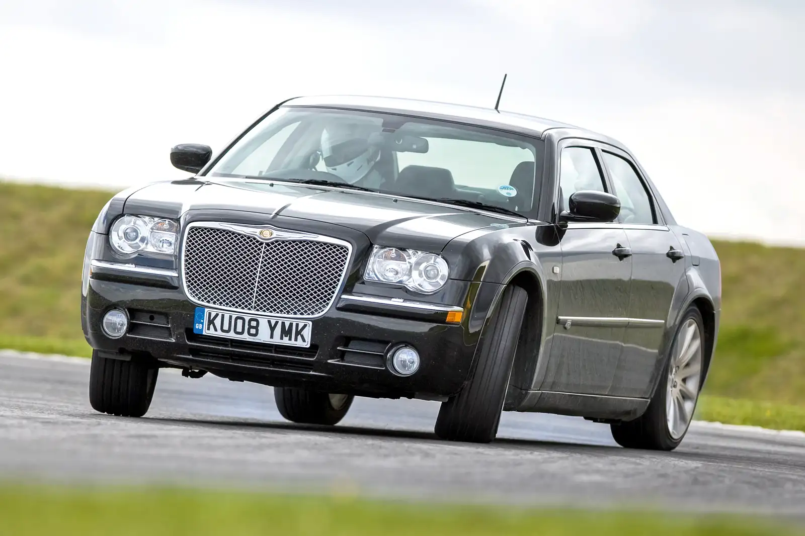 Chrysler 300C CRD SRT Design (2008) driven review