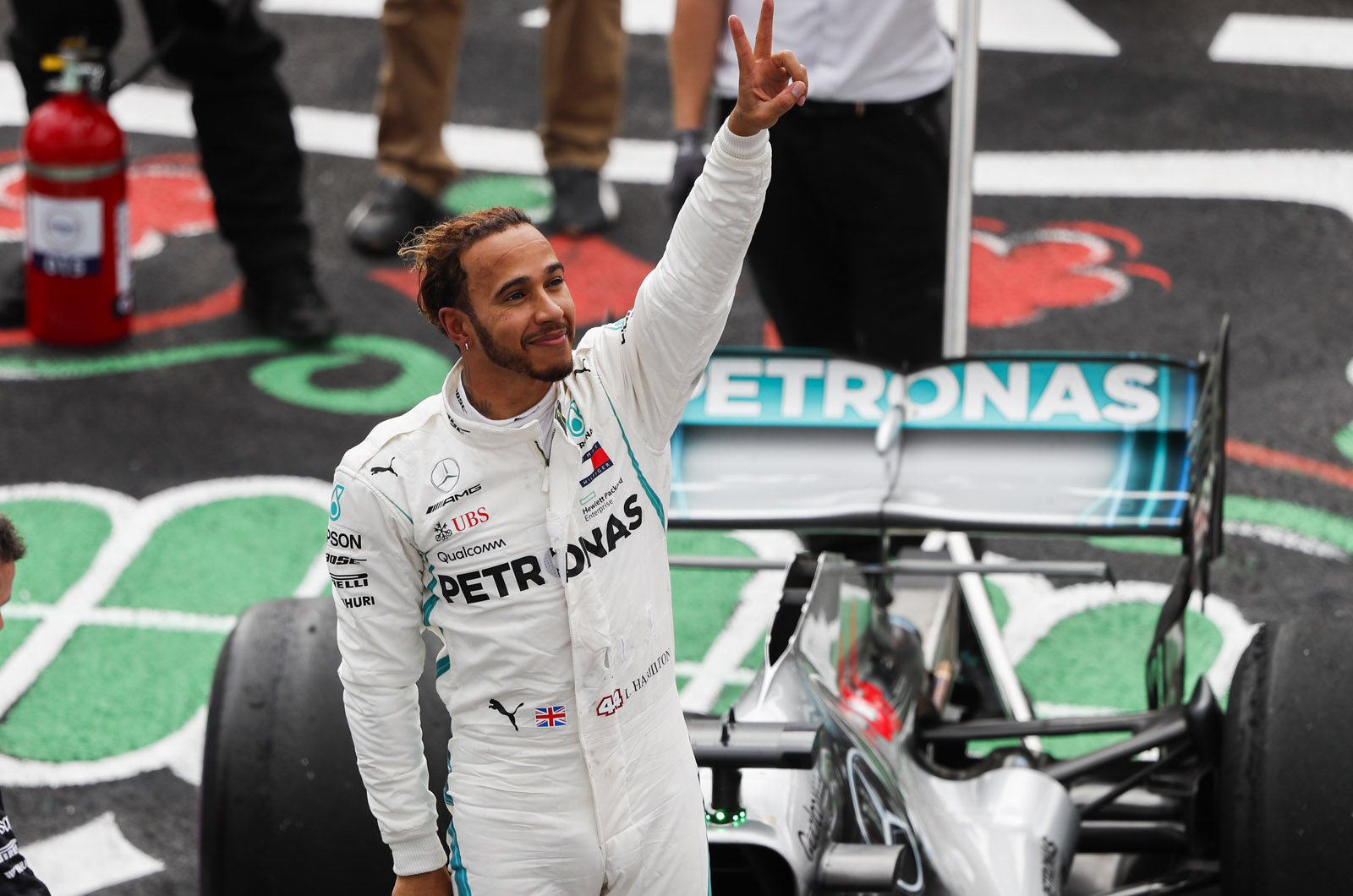 Lewis Hamilton crowned 2018 F1 world champion with 'horrible' race