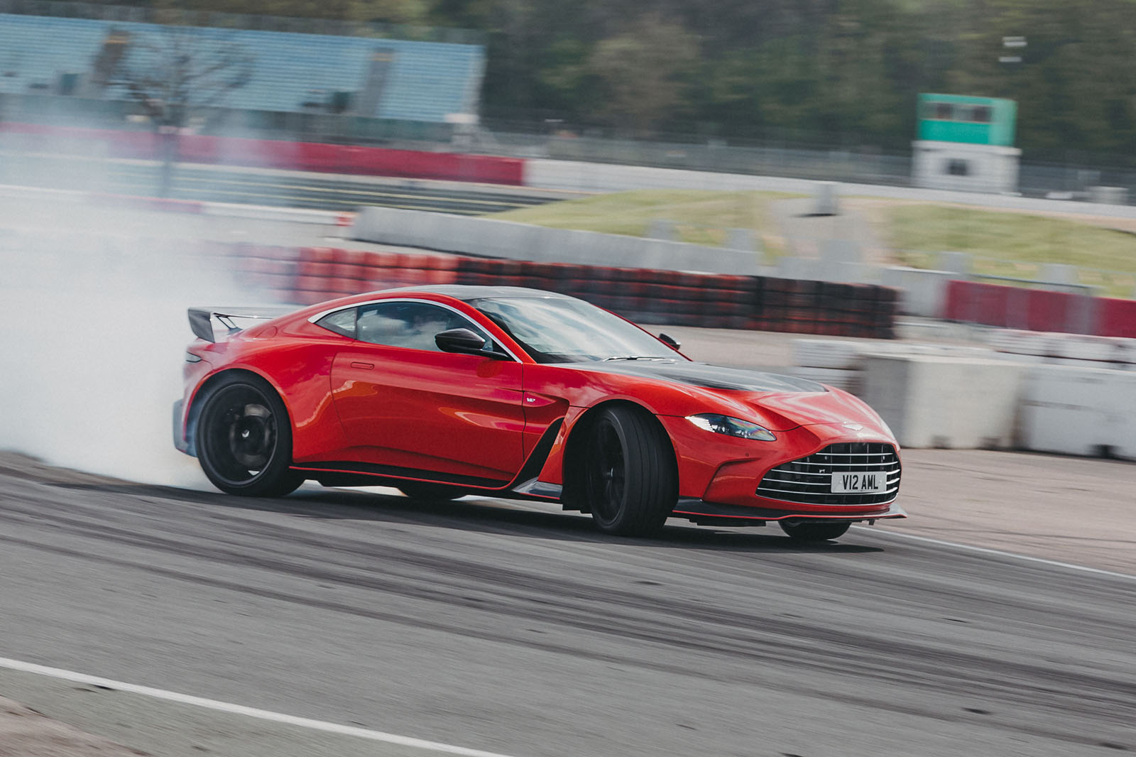 Aston martin vantage 2022