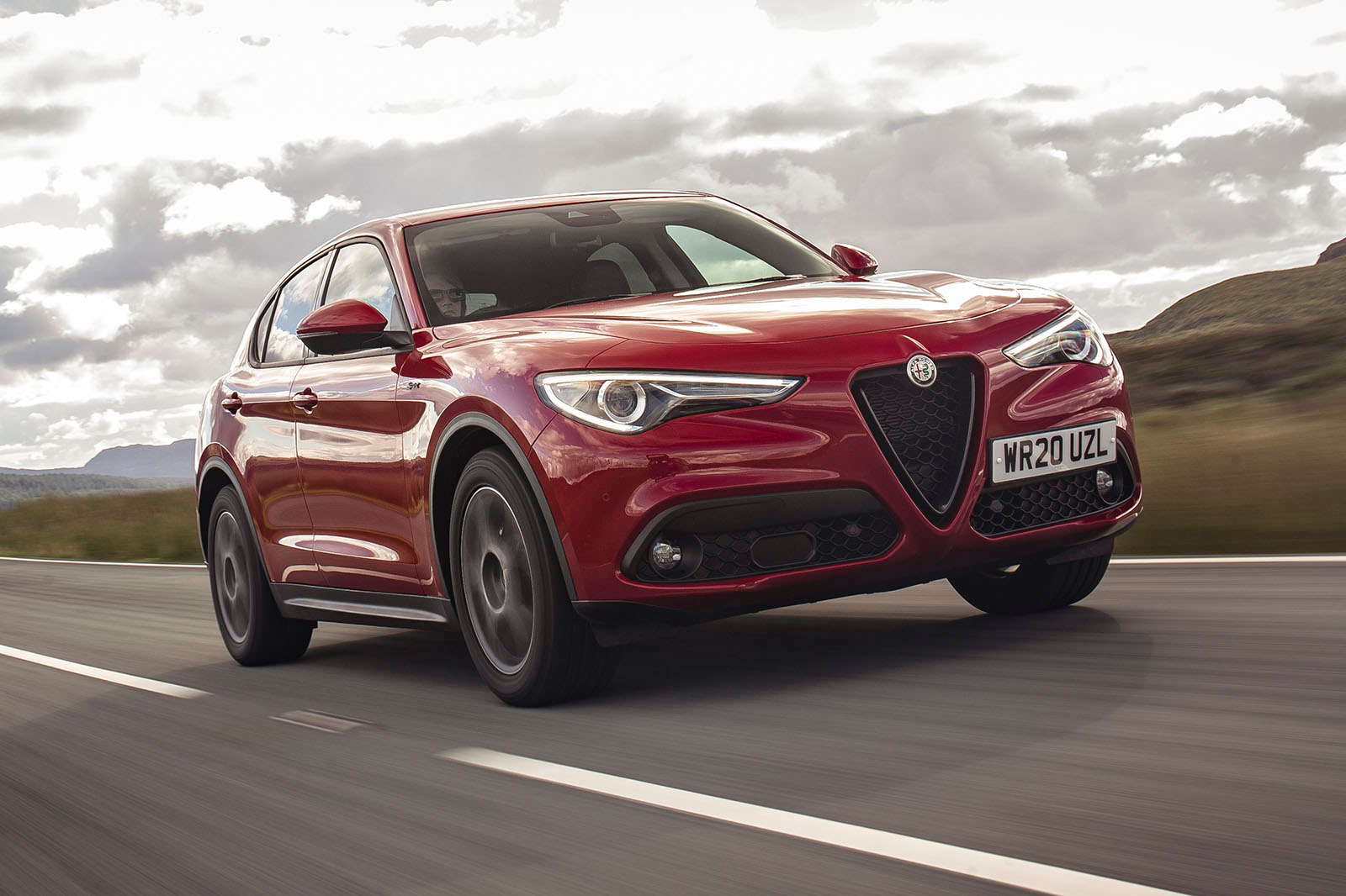 Alfa Romeo Stelvio 2.2d Sprint Q4 2020 UK first drive