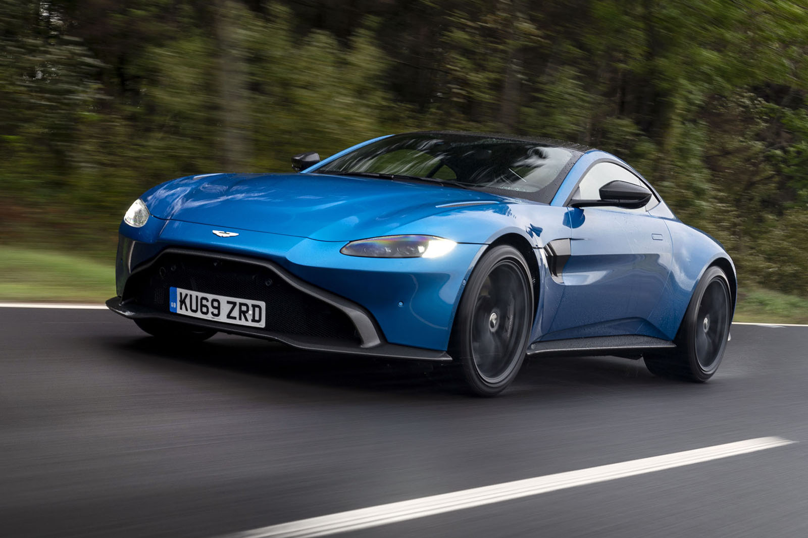 Aston Martin Vantage manual 2019 review | Autocar