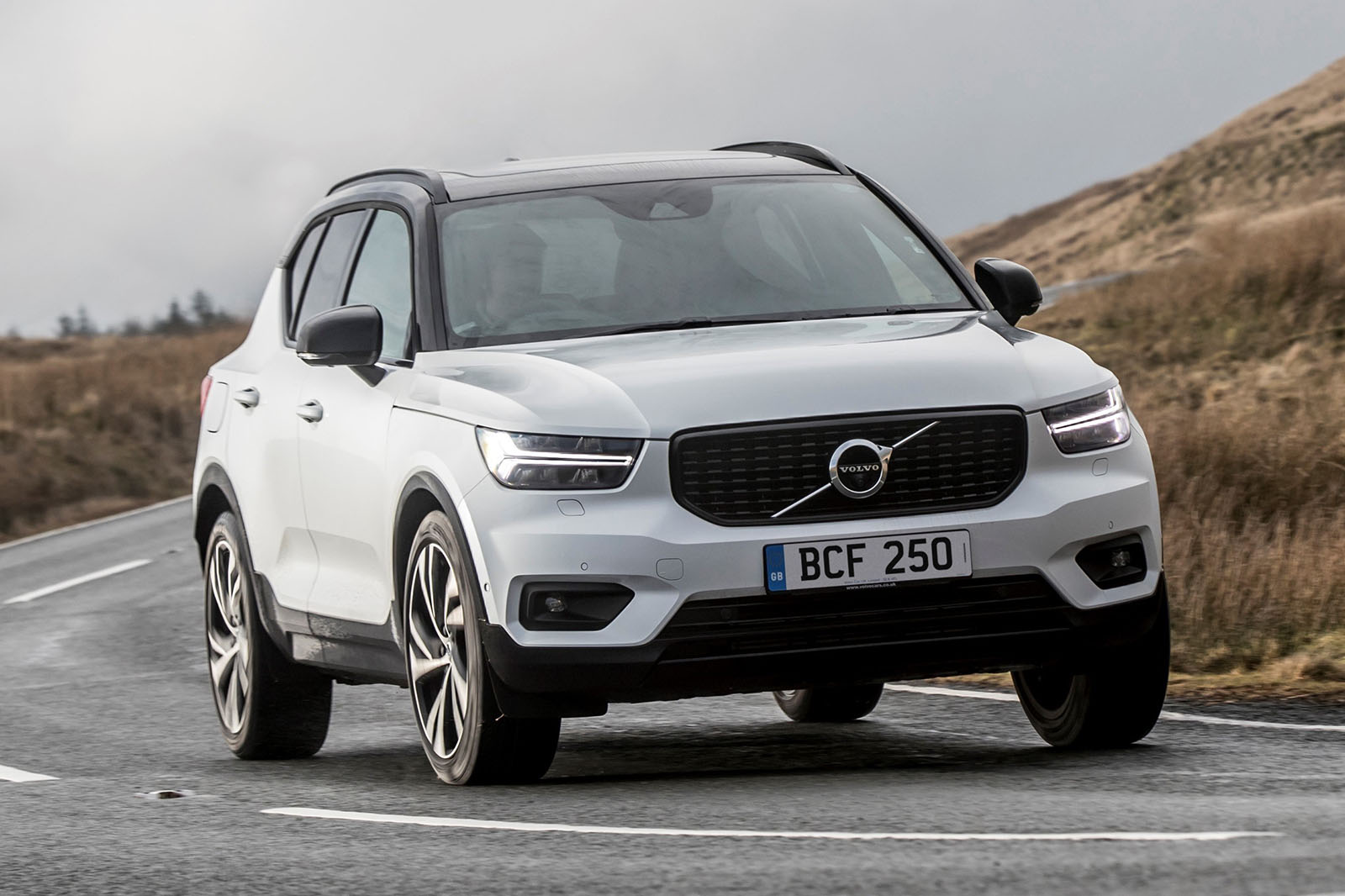 Volvo Xc40 T5 Awd R Design Pro 2019 Uk Review Autocar