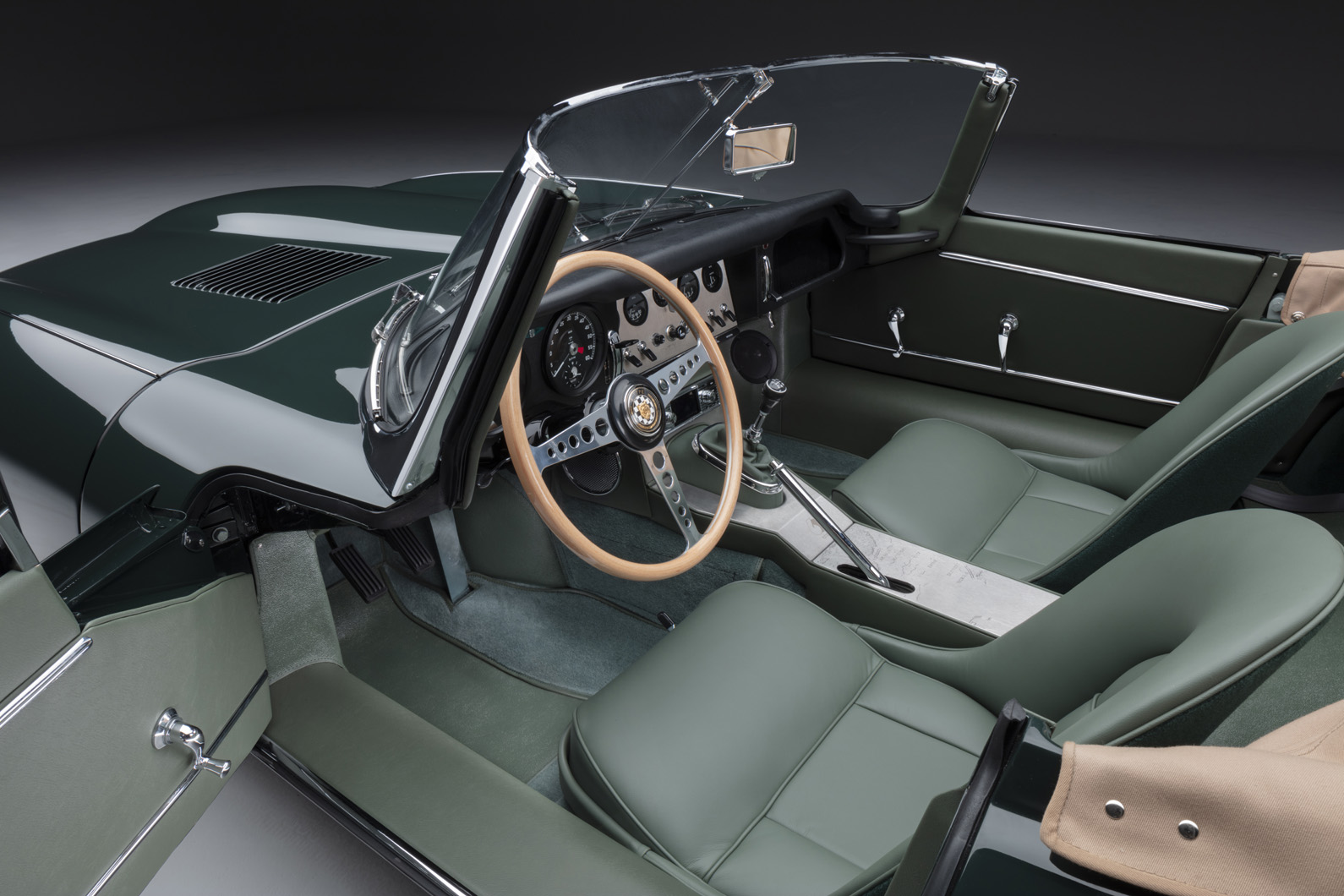 Jaguar e deals type 60th anniversary