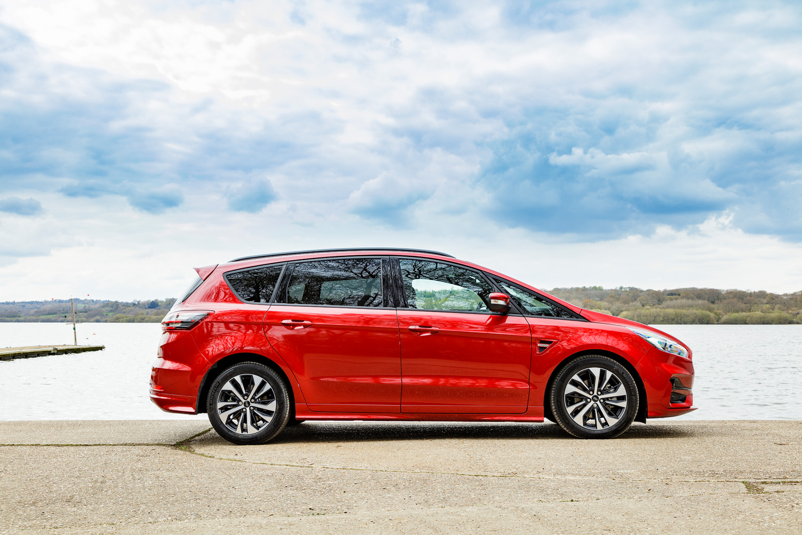 Ford S-Max 2.5 Duratec FHEV 2021 UK first drive