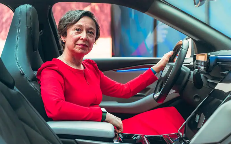 Ford boss Lisa Brankin wins top award at Autocar Great Women Awards