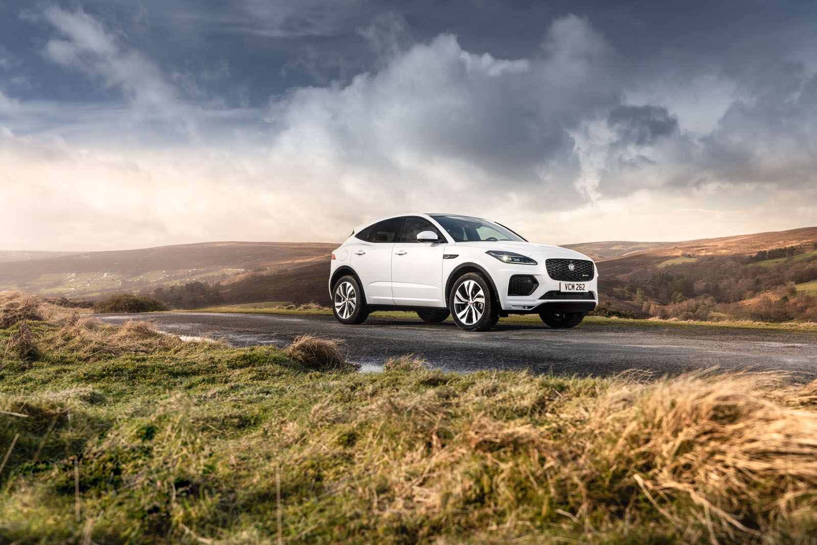 Jaguar E Pace P300e 21 Uk Review Autocar Jaguar E Pace P300e 21 Uk Review Autocar