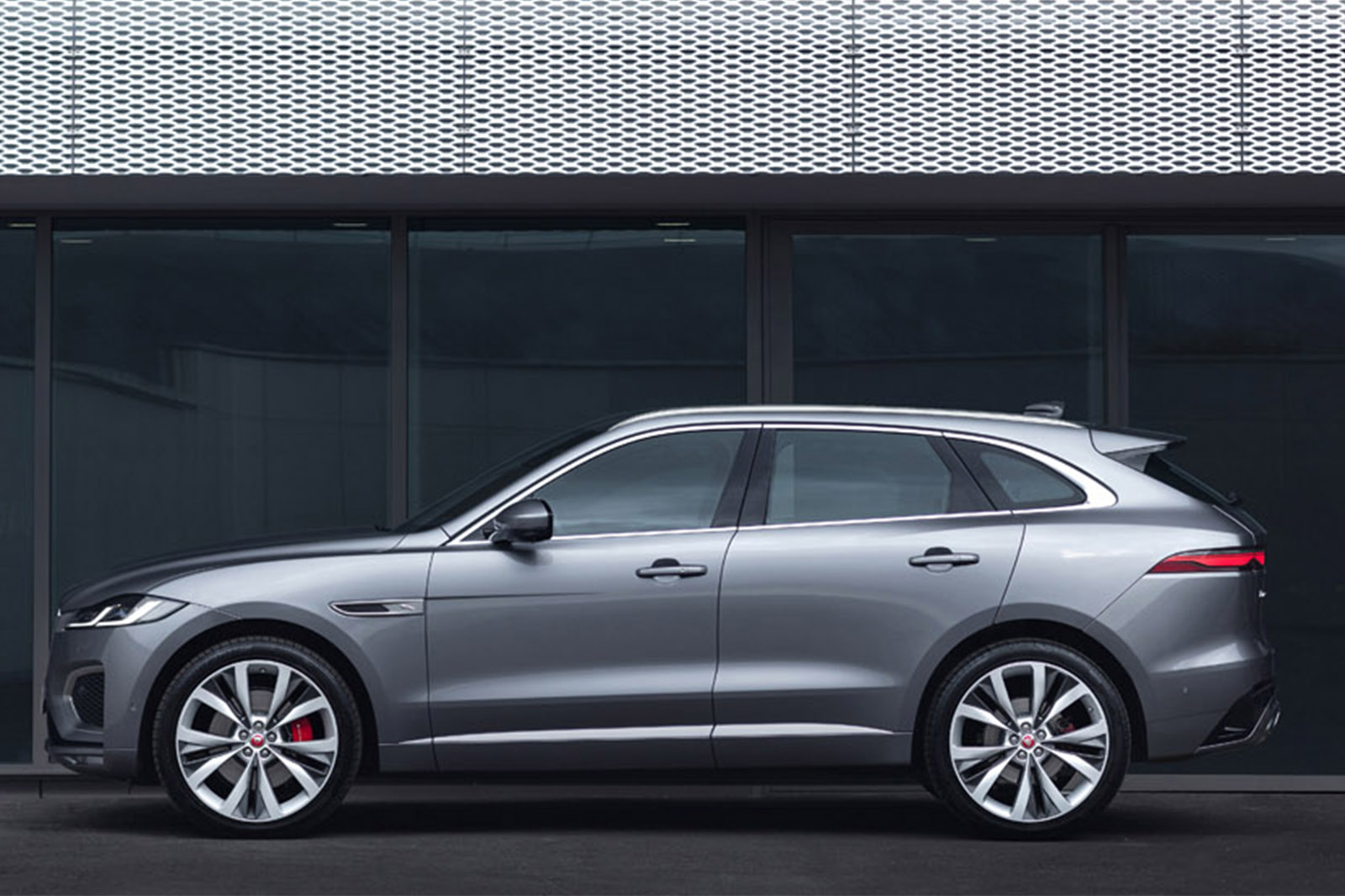 Updated Jaguar F Pace Gains New Interior And Plug In Hybrid Autocar Updated Jaguar F Pace Gains New Interior And Plug In Hybrid Autocar