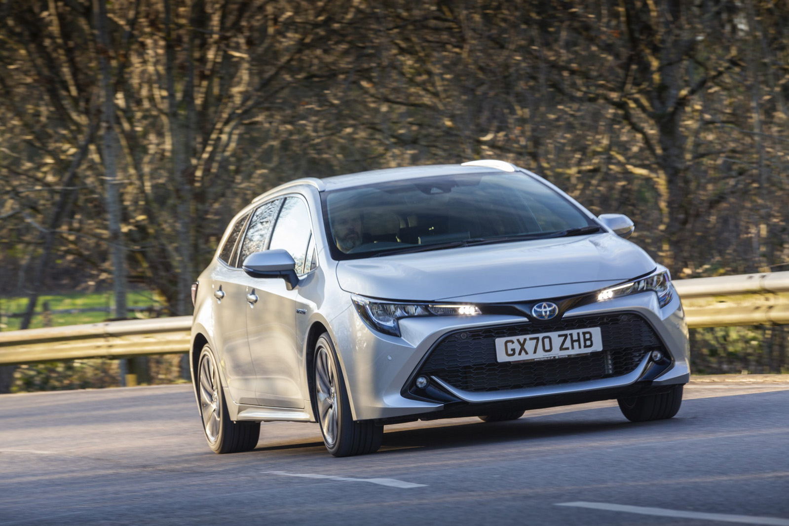 Toyota Corolla 1.8 Hybrid Design Touring Sports 2021 UK drive