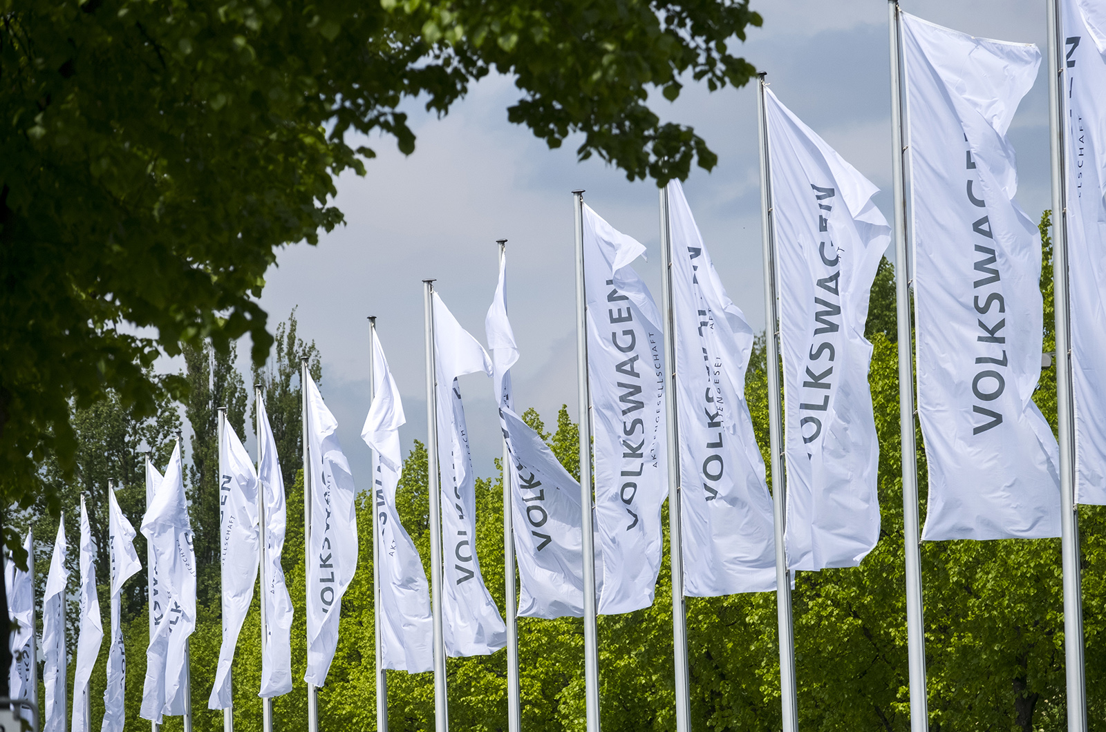 Volkswagen secures deal with Australian clean lithium company 1 aria-label="1 volkswagen"