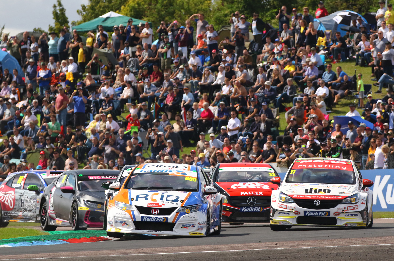 Btcc 19 Honda Civic Type R Drivers Take Thruxton Wins Autocar