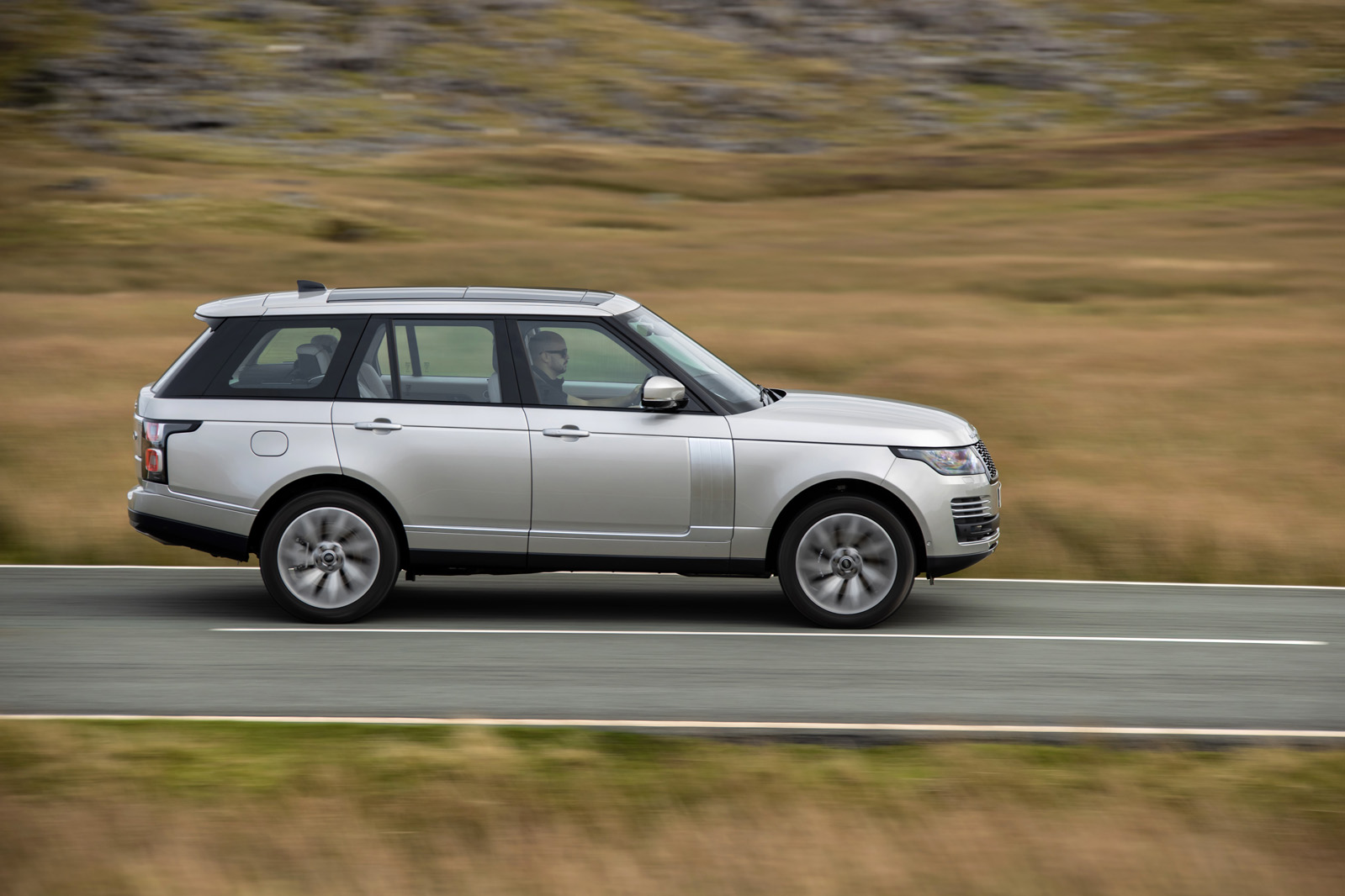 Mhev on sale range rover