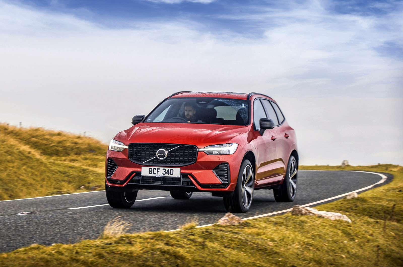New 2025 Volvo XC60 to gain estate styling and EV option | Autocar
