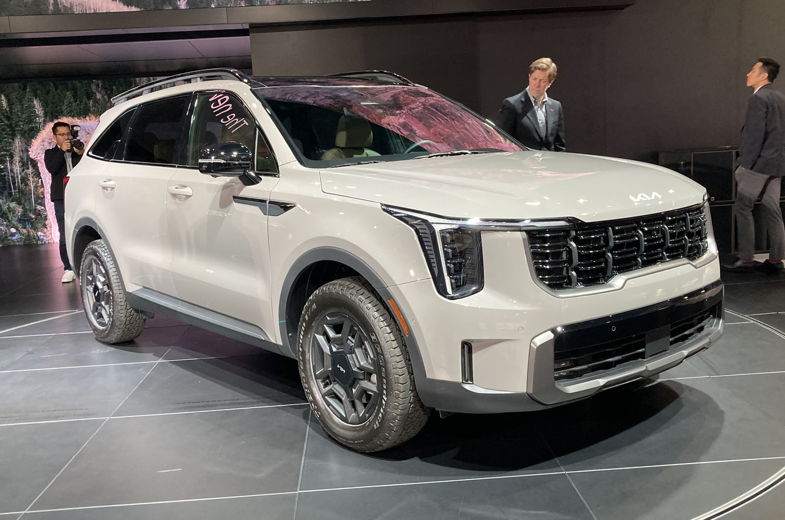 Bold 2024 Kia Sorento brings EV9 looks, slick new infotainment Autocar