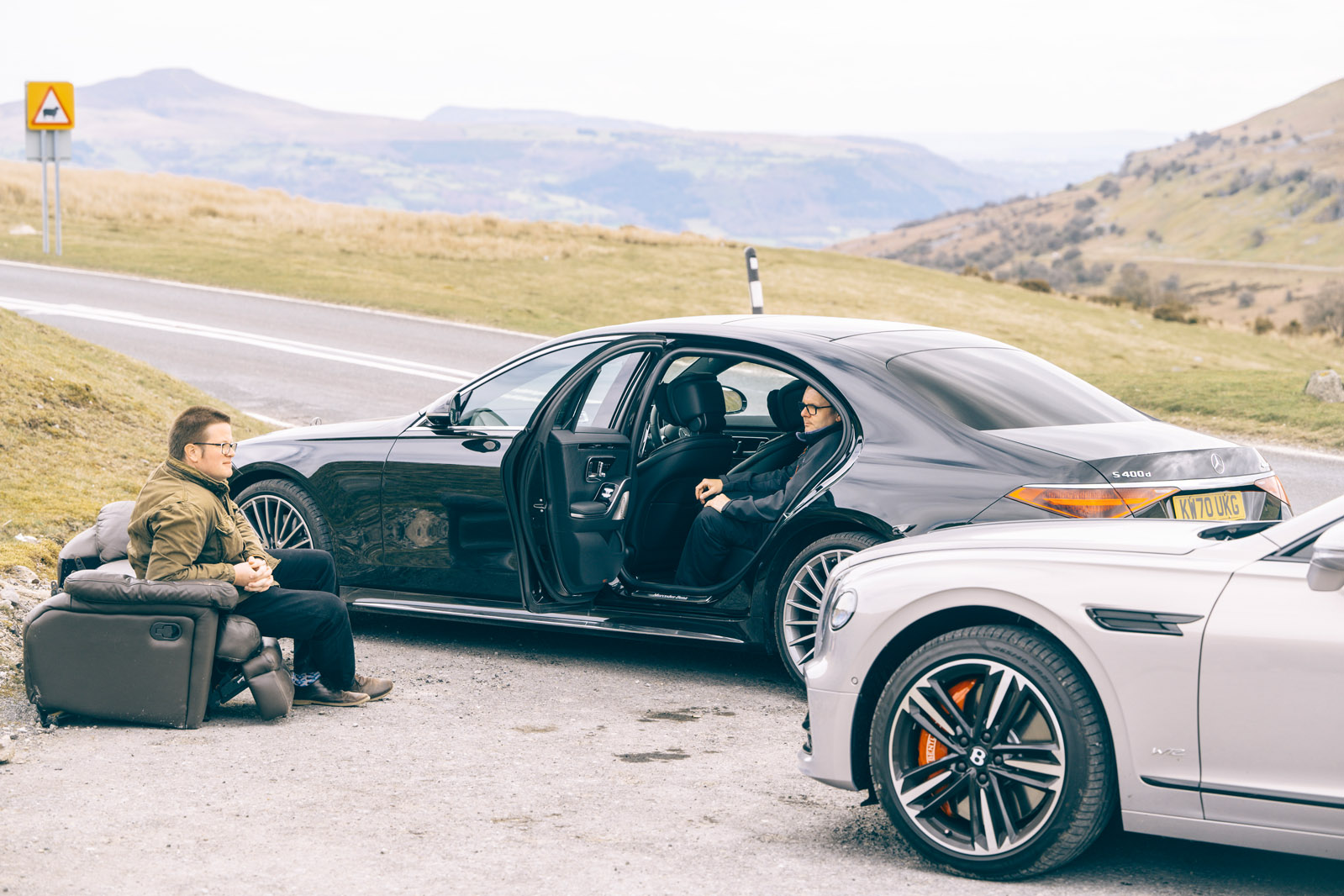 RollsRoyce Cullinan vs MercedesMaybach EQS SUV Sit Down Junior autoevolution #45 RollsRoyce Cullinan vs MercedesMaybach EQS SUV Sit Down Junior autoevolution