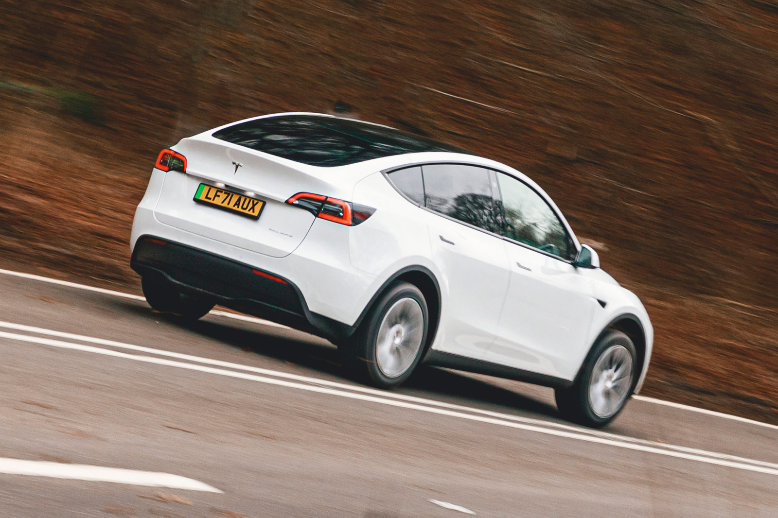 Tesla model y clearance 2022 range