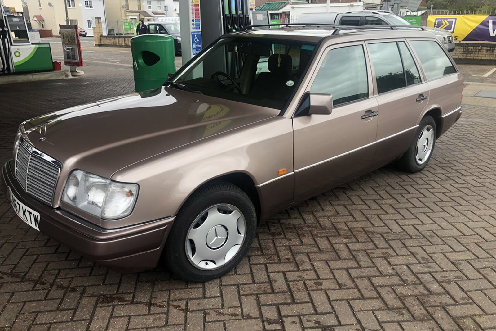 Still A Class Apart Driving The W124 Mercedes E Class Autocar