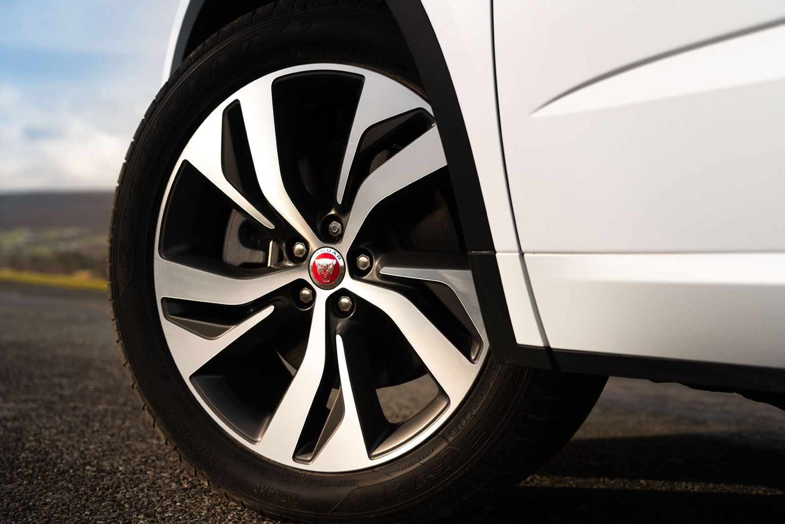 Jaguar E Pace P300e 21 Uk Review Autocar Jaguar E Pace P300e 21 Uk Review Autocar