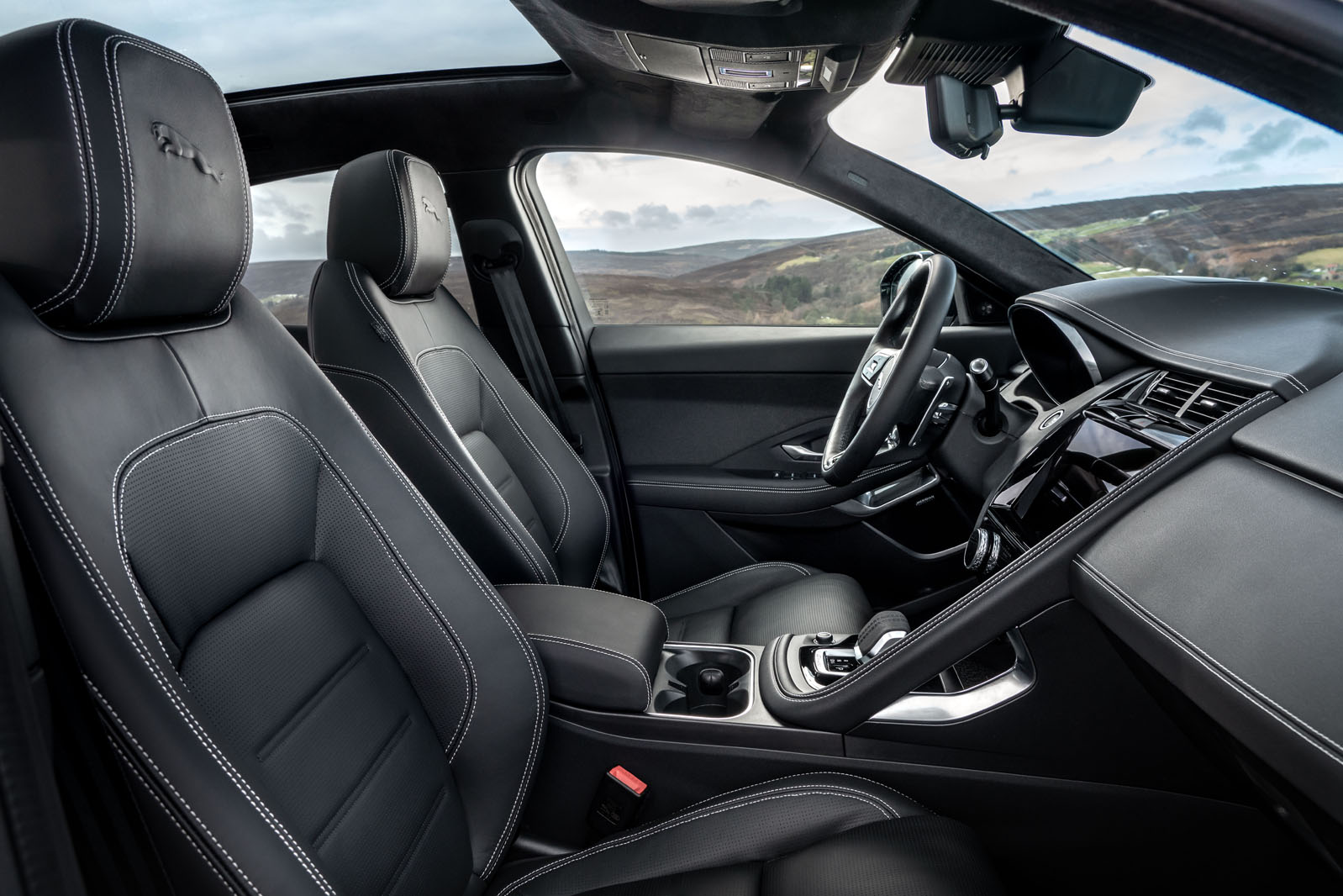 Jaguar E Pace P300e 21 Uk Review Autocar Jaguar E Pace P300e 21 Uk Review Autocar