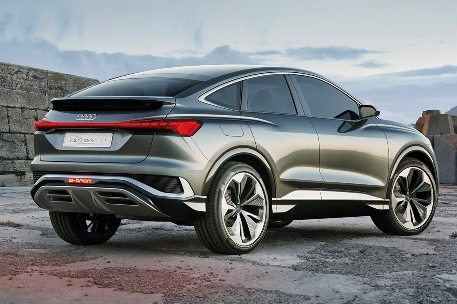 Audi e tron 4 on sale wheel drive