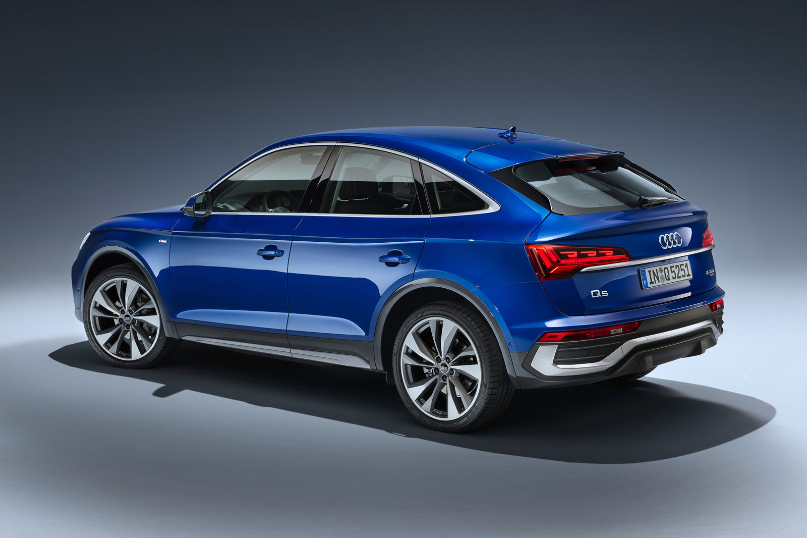 New Audi Q5 Sportback: mid-sized SUV receives coupe treatment