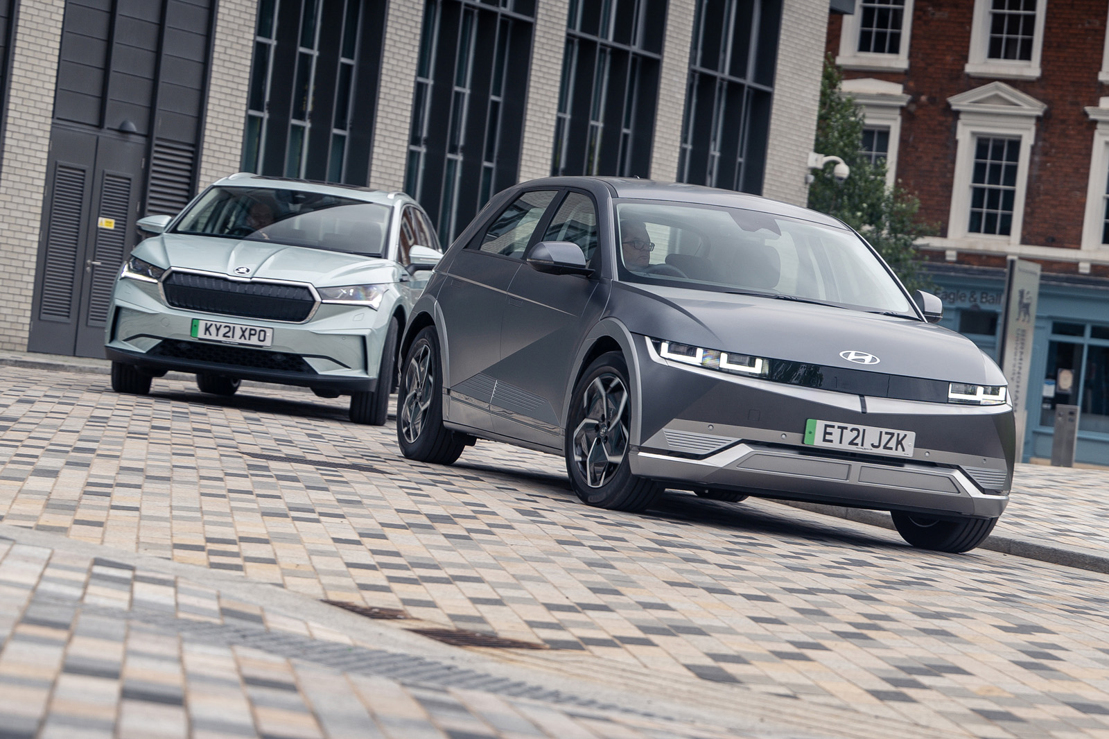 Skoda enyaq 2024 vs ioniq 5