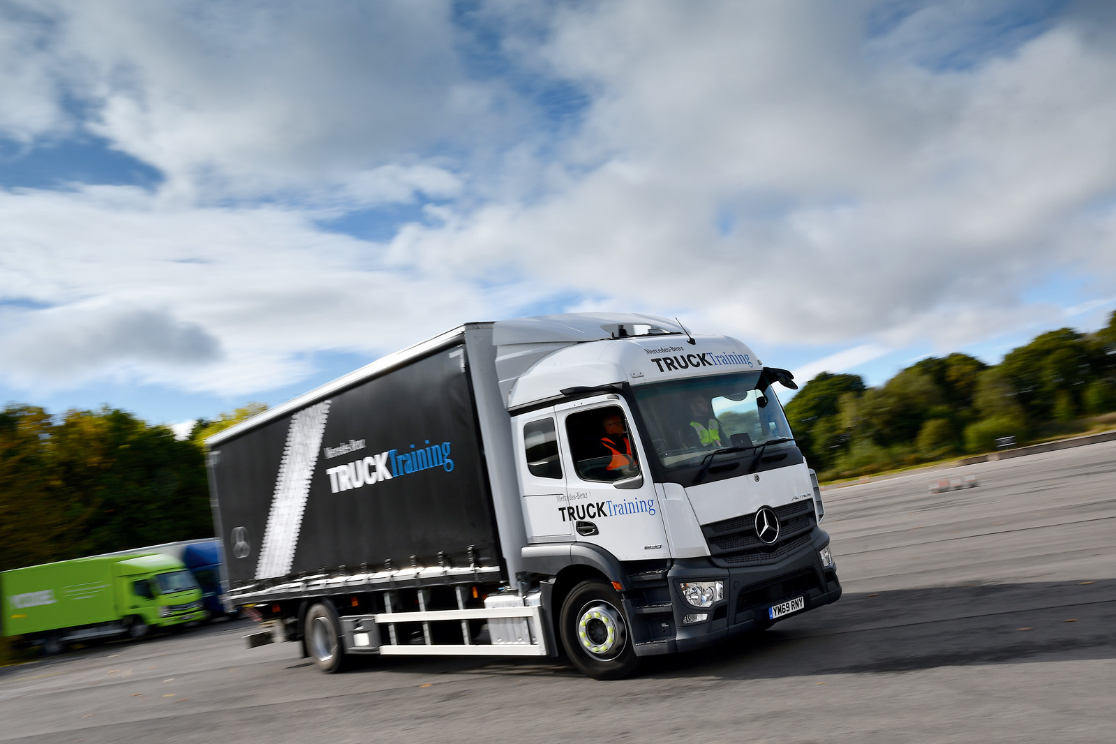 Artic Explorer Learning To Drive A Lorry Autocar Artic Explorer Learning To Drive A Lorry Autocar