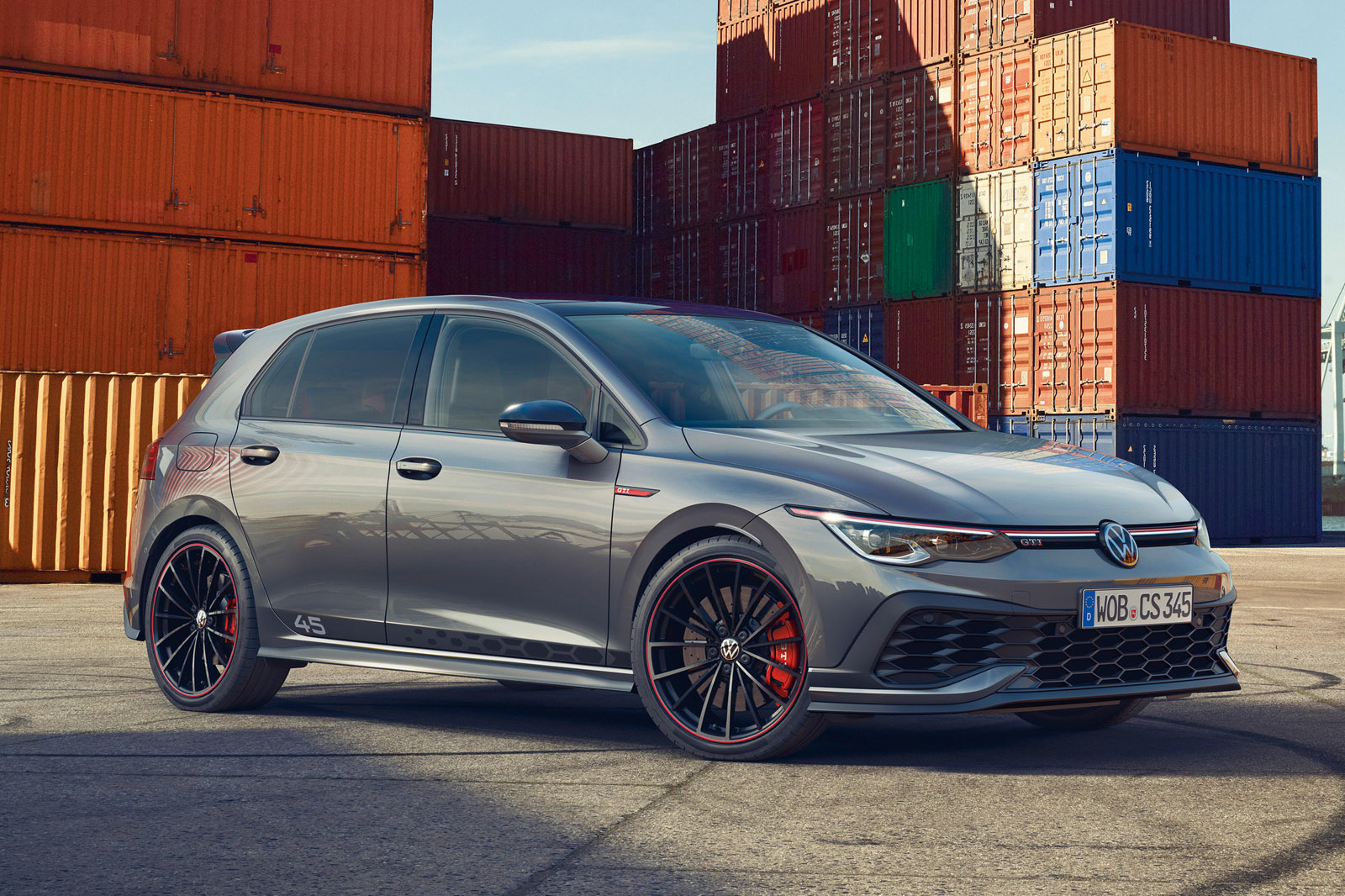 Volkswagen Golf GTI Clubsport 45 marks hot hatch's anniversary 1 aria-label="99 vw golf gti clubsport 45 official images static front"