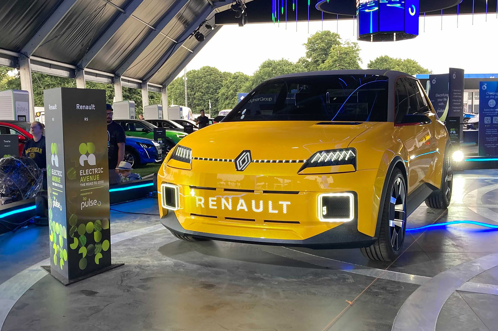 Renault Zoe Will Be Reborn As Amazing Renault 5 EV