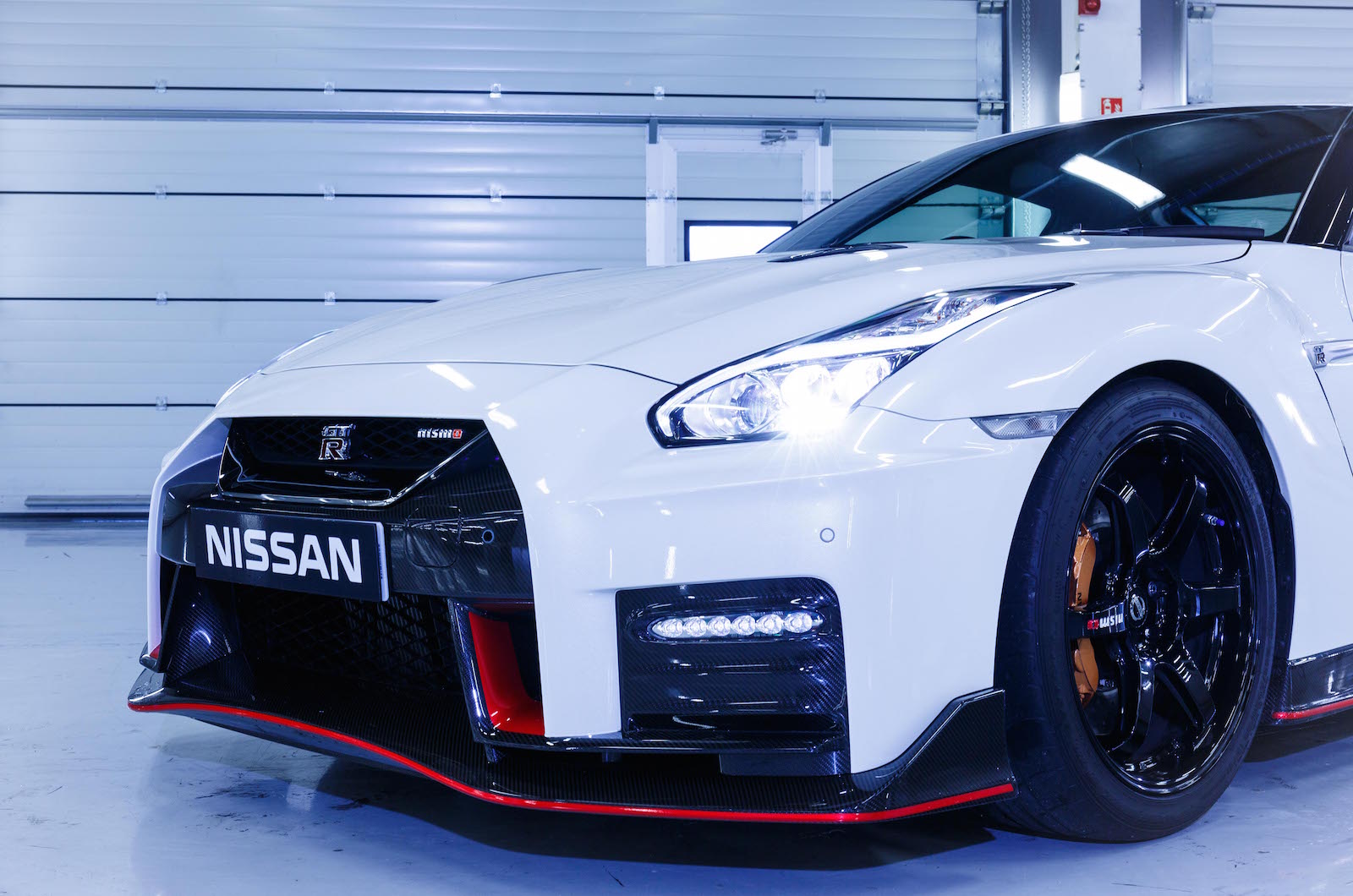 17 Nissan Gt R Nismo Review Autocar