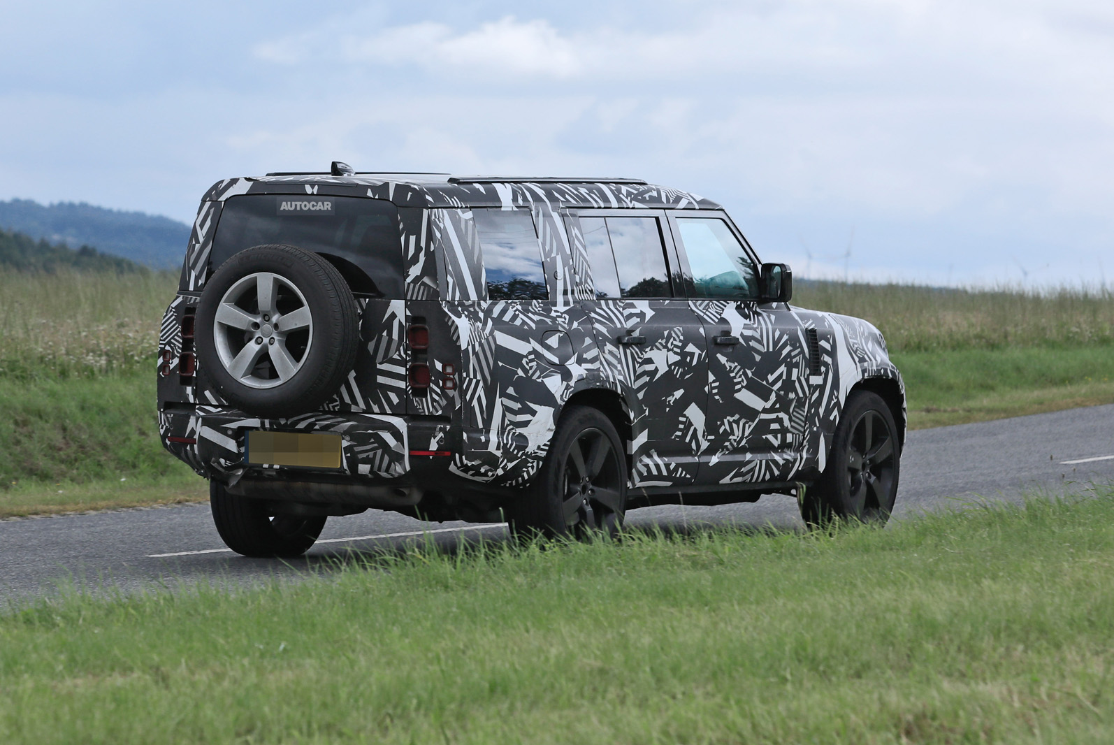 New 2022 Land Rover Defender 130 tests with range-topping V8 | Autocar