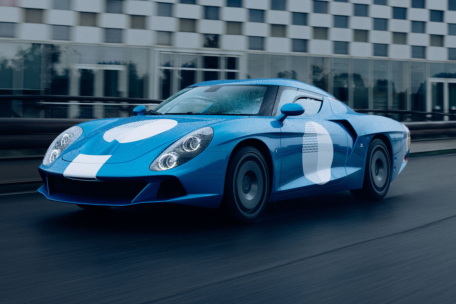 إن AGTZ Twin Tail هو مدرب Alpine A110 مستوحى من متسابق لومان.