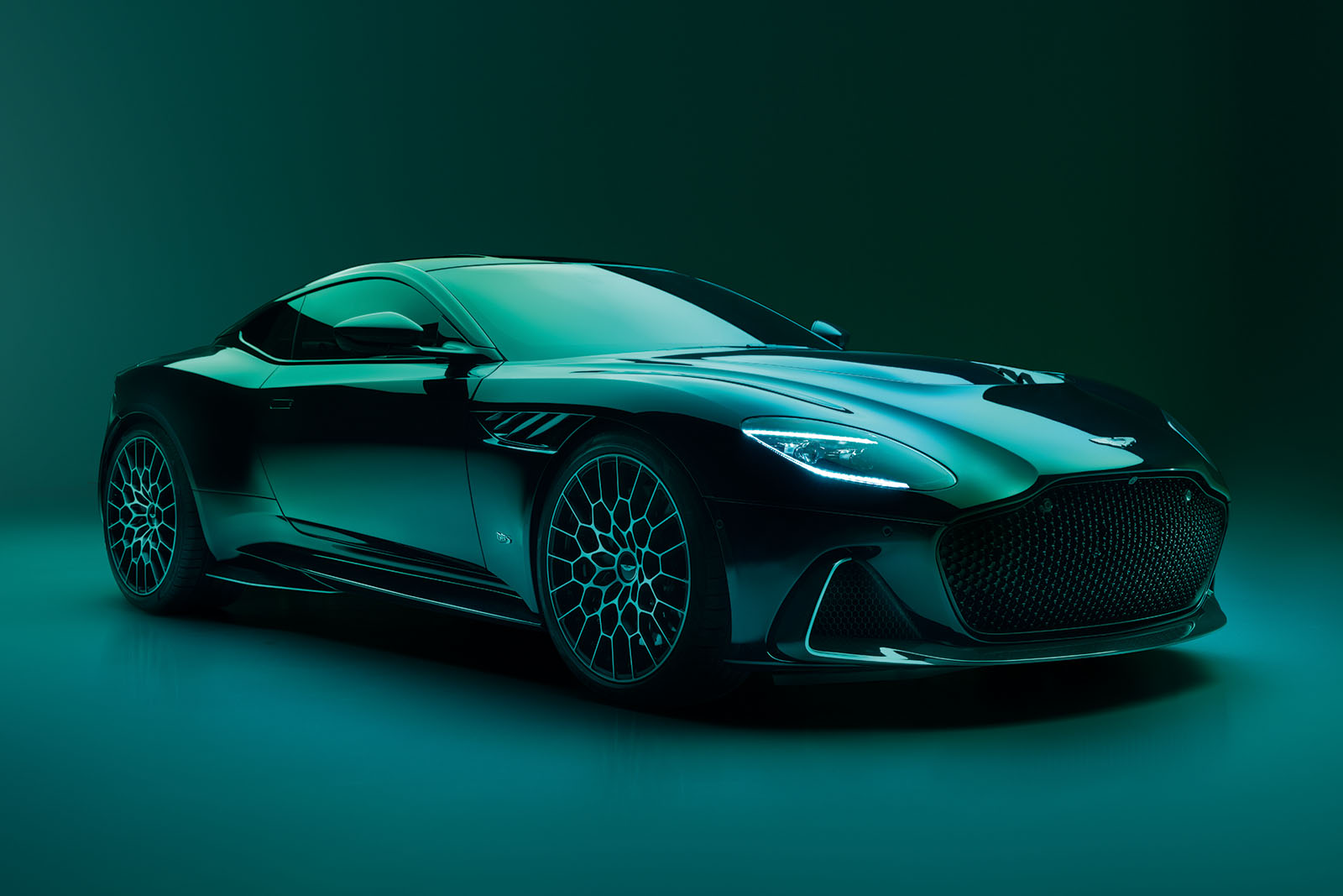 2024 Aston Martin DBS 770 Ultimate