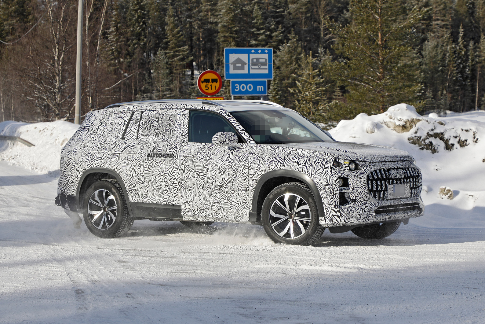 2022 Audi Q9: BMW X7 rival to crown SUV line-up 1 aria-label="audi q9 prototype39"