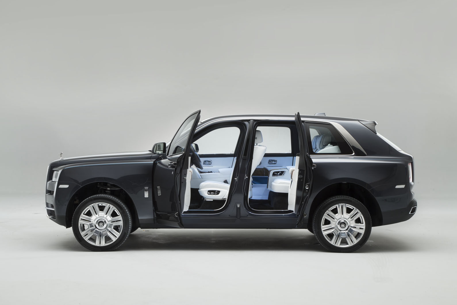 The best bit of the new 2018 Rolls-Royce Cullinan is a pair of folding  seats