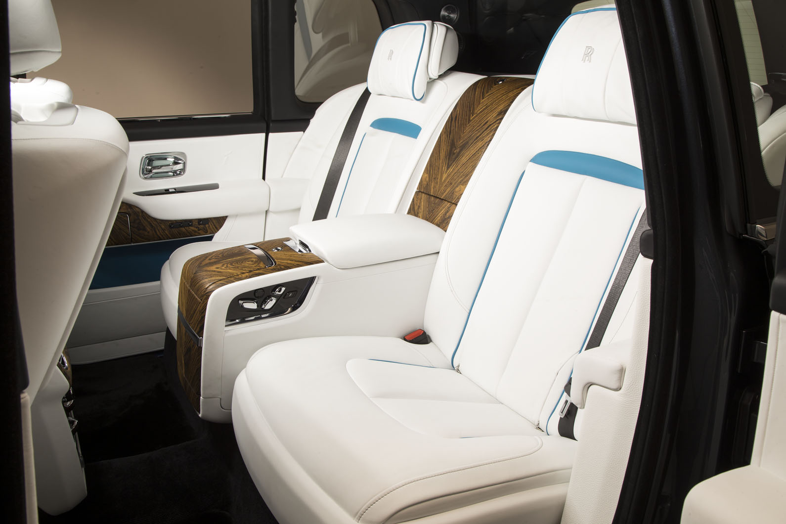 The best bit of the new 2018 Rolls-Royce Cullinan is a pair of folding  seats