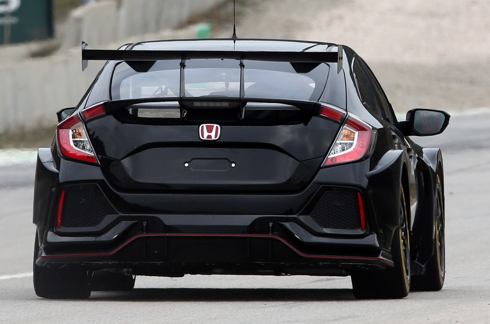 Honda Civic Type R Btcc Racer Lands Ahead Of 18 Season Autocar
