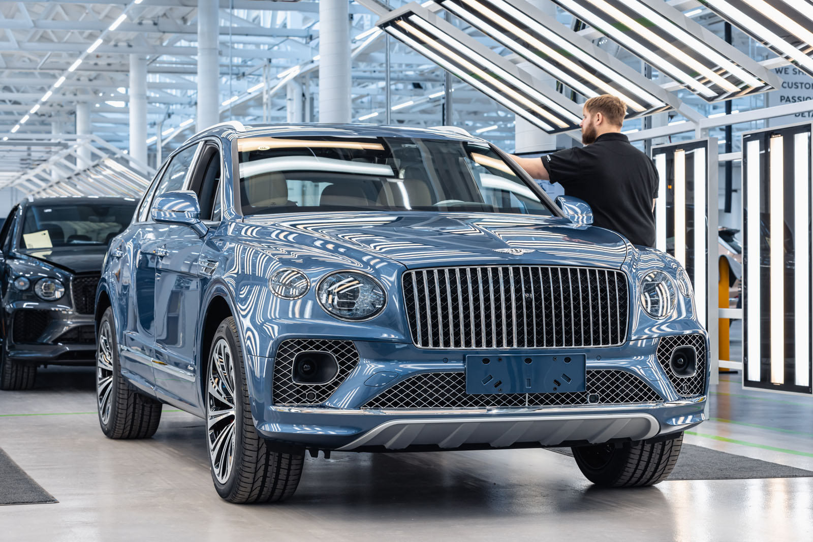 Bentley breaks sales record in bumper 2022 Autocar
