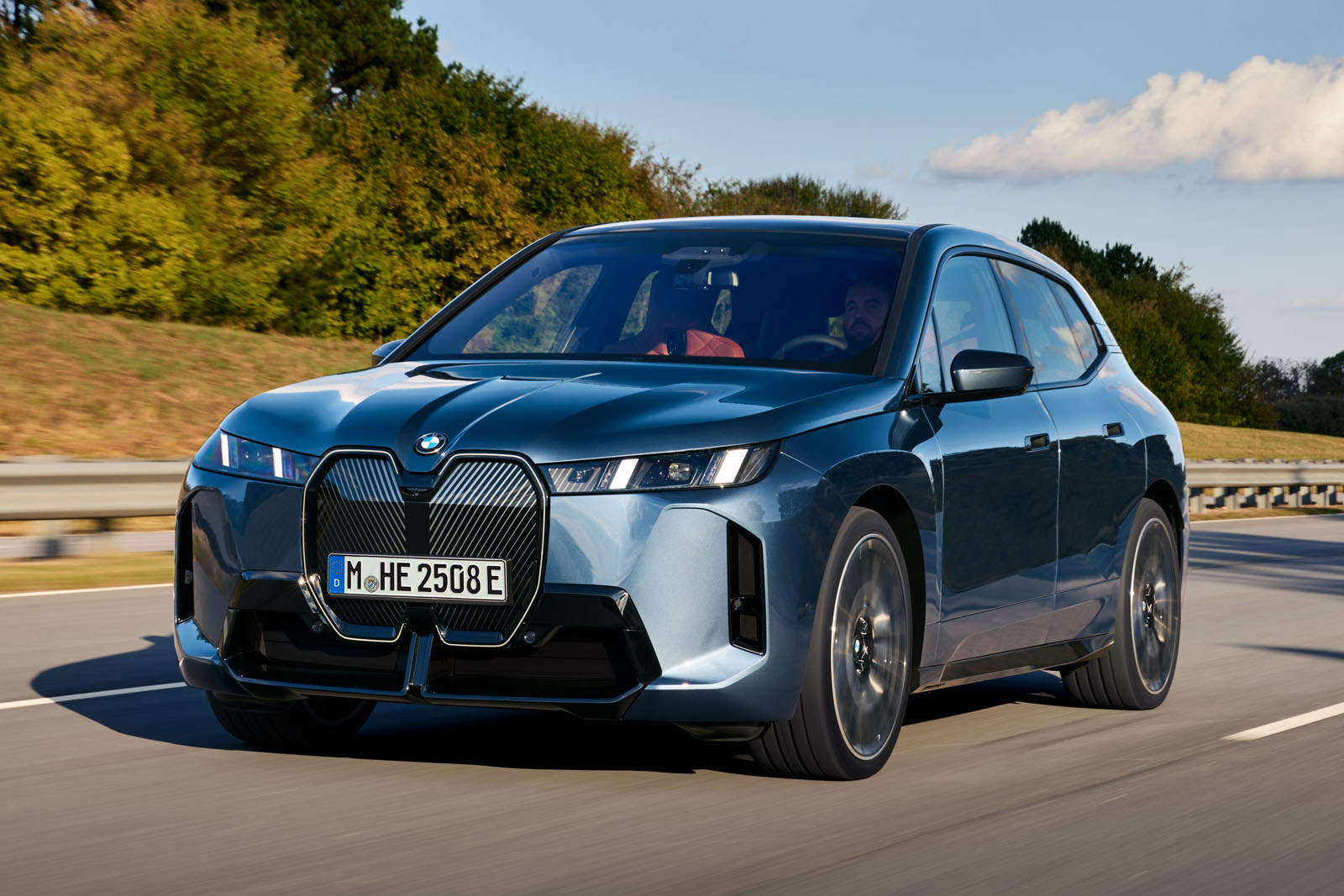 BMW iX facelift brings 426 miles of range for £92k | Autocar