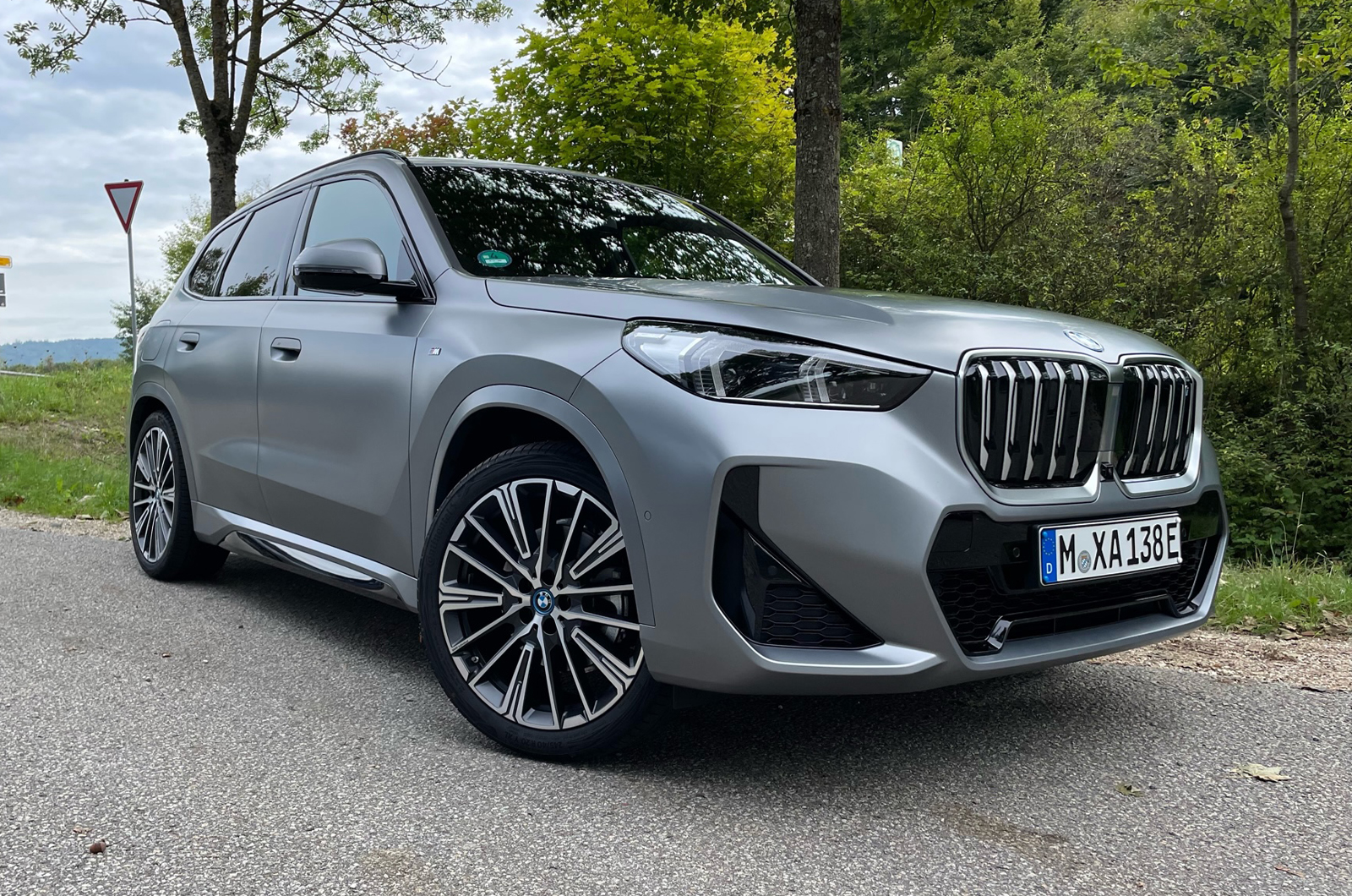 New 2022 BMW iX1 272mile EV joins thirdgen X1 lineup Autocar