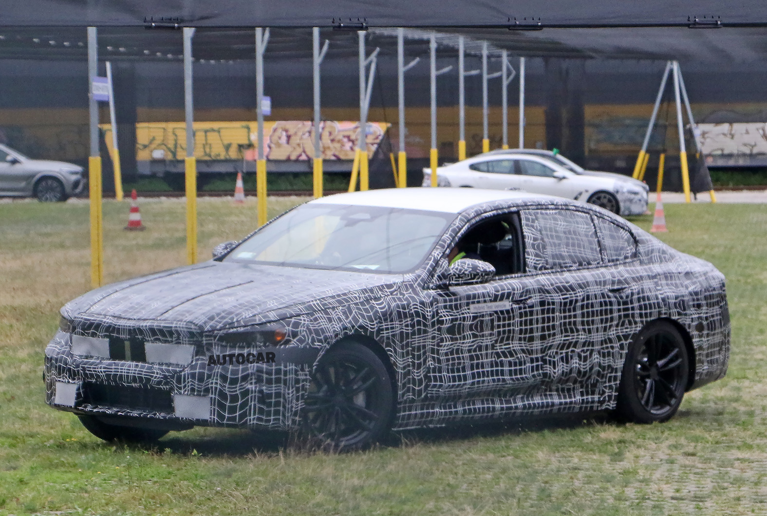 Nowe BMW serii 5: EV i PHEV zauważone po całkowitej zmianie stylizacji
