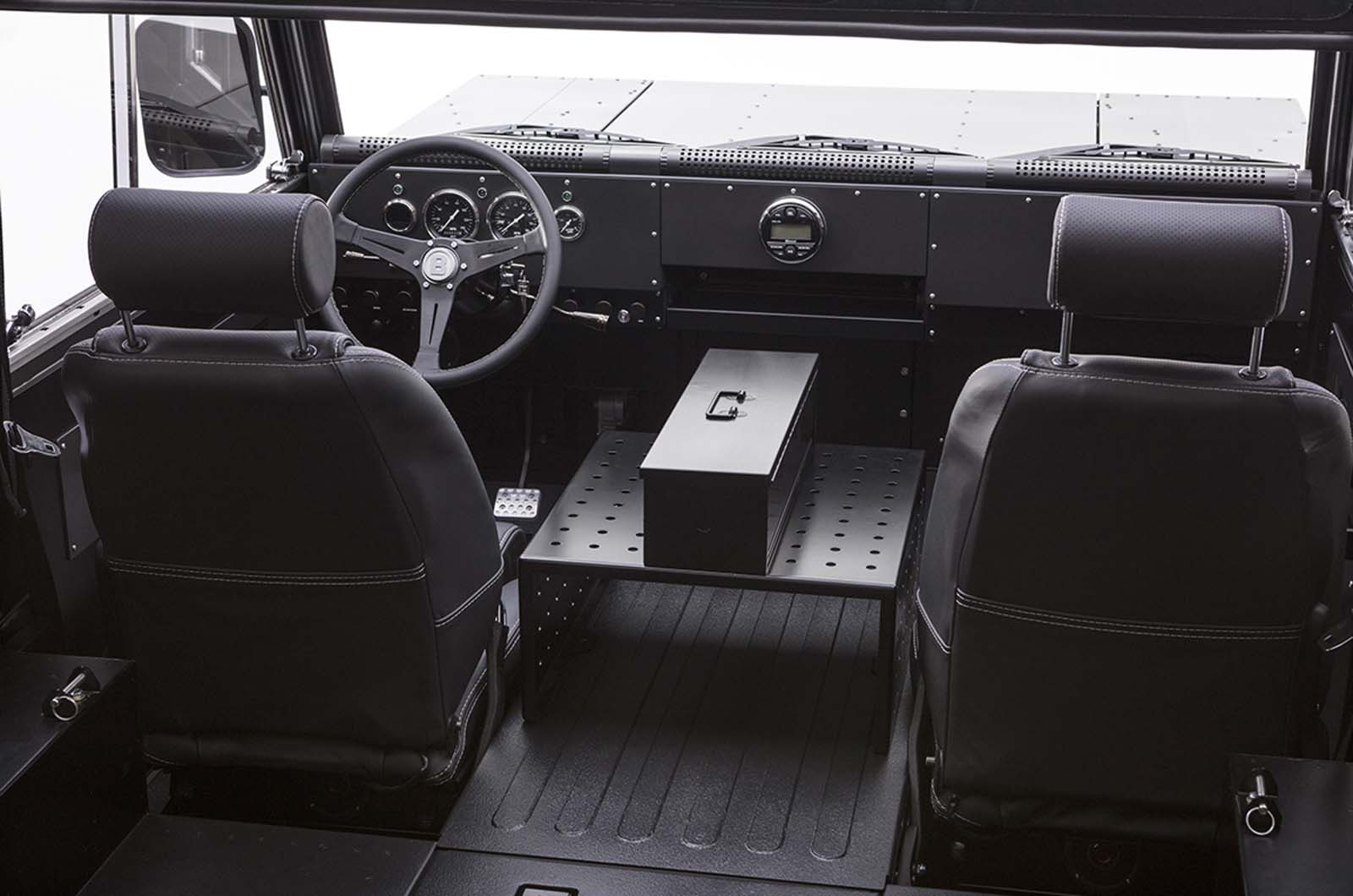 bollinger_b1_interior taciki.ru