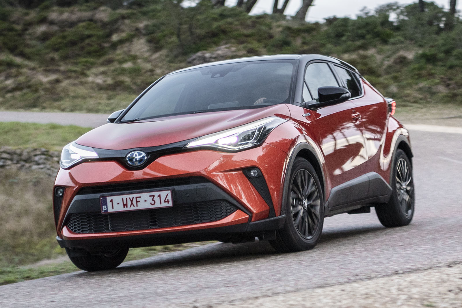 Writer -TOYOTA C-HR Japan เปิดตัวรถยนต์รุ่นใหม่ขนาดเล็กที่ติดตั้ง