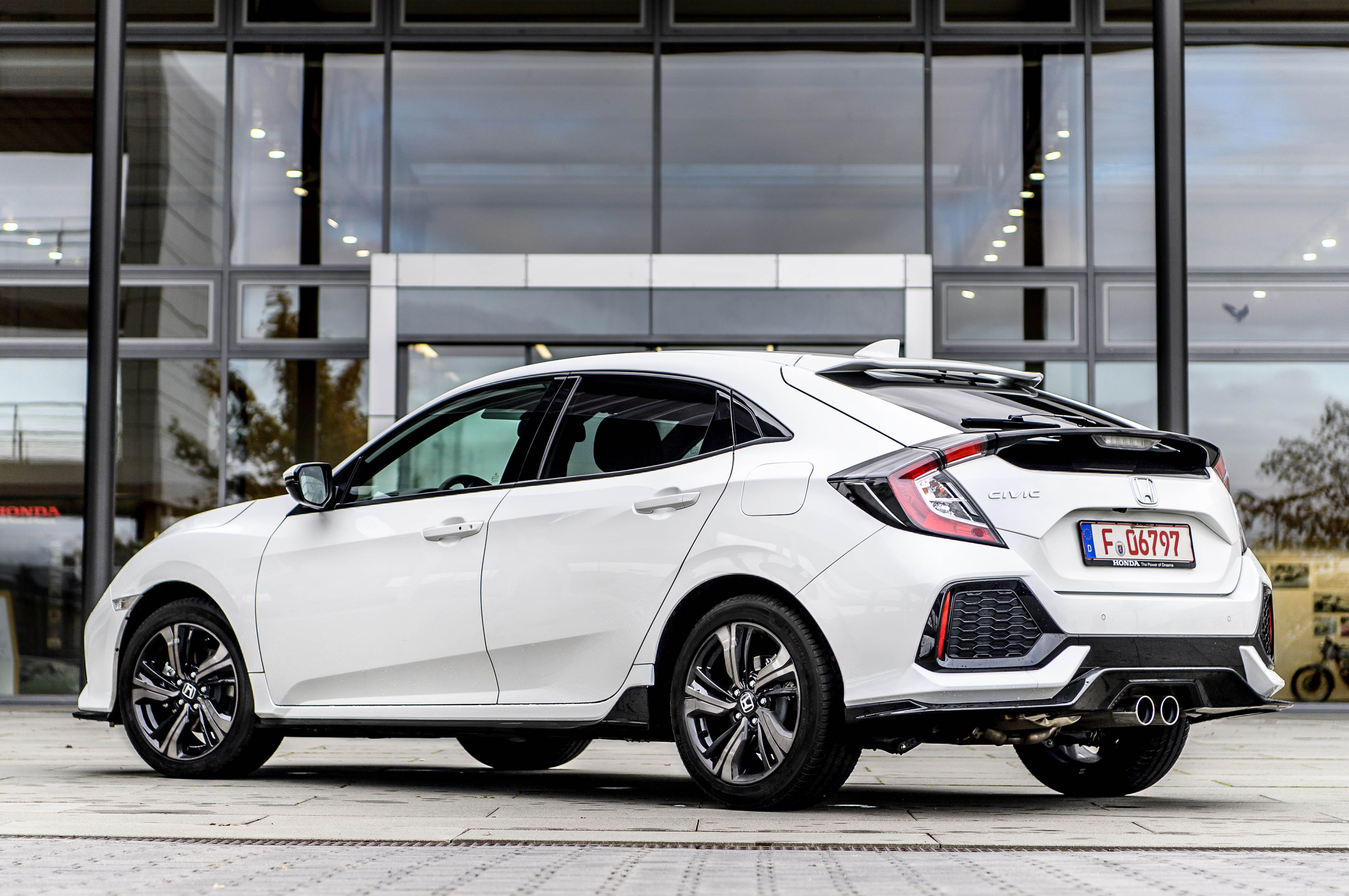 17 Honda Civic 1 5 Vtec Turbo Sport Review Autocar